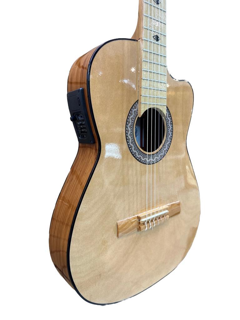 GUITARRA CERRO GRANDE CLASICA CURVA CON PASTILLA CV6 N