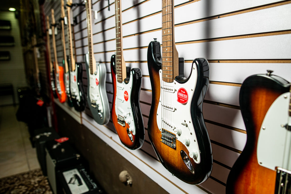 INSTRUMENTOS MUSICALES Y TIENDAS DE MUSICA