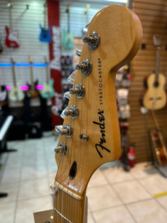 GUITARRA ELECTRICA FENDER STRATOCASTER SUNBURST 0266240500 M