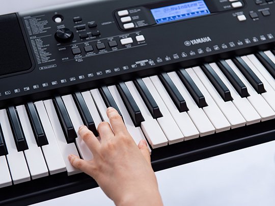 Teclado Portatil Yamaha Psr-e373 N